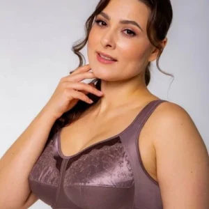 bust_valeria_coffee_1